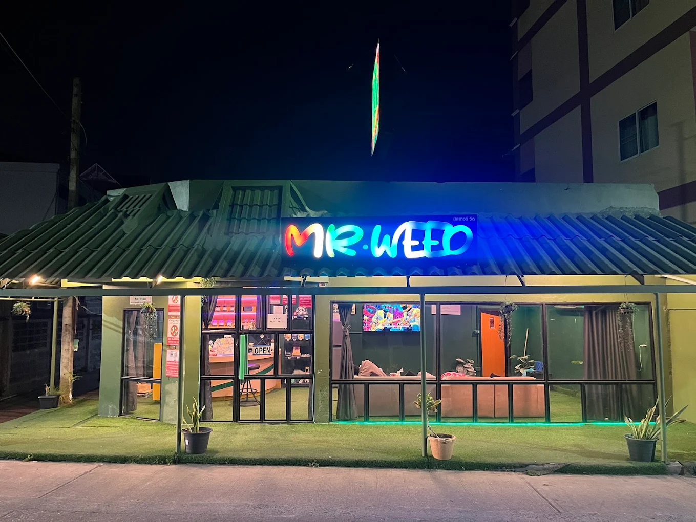 MR.WEED Location 1