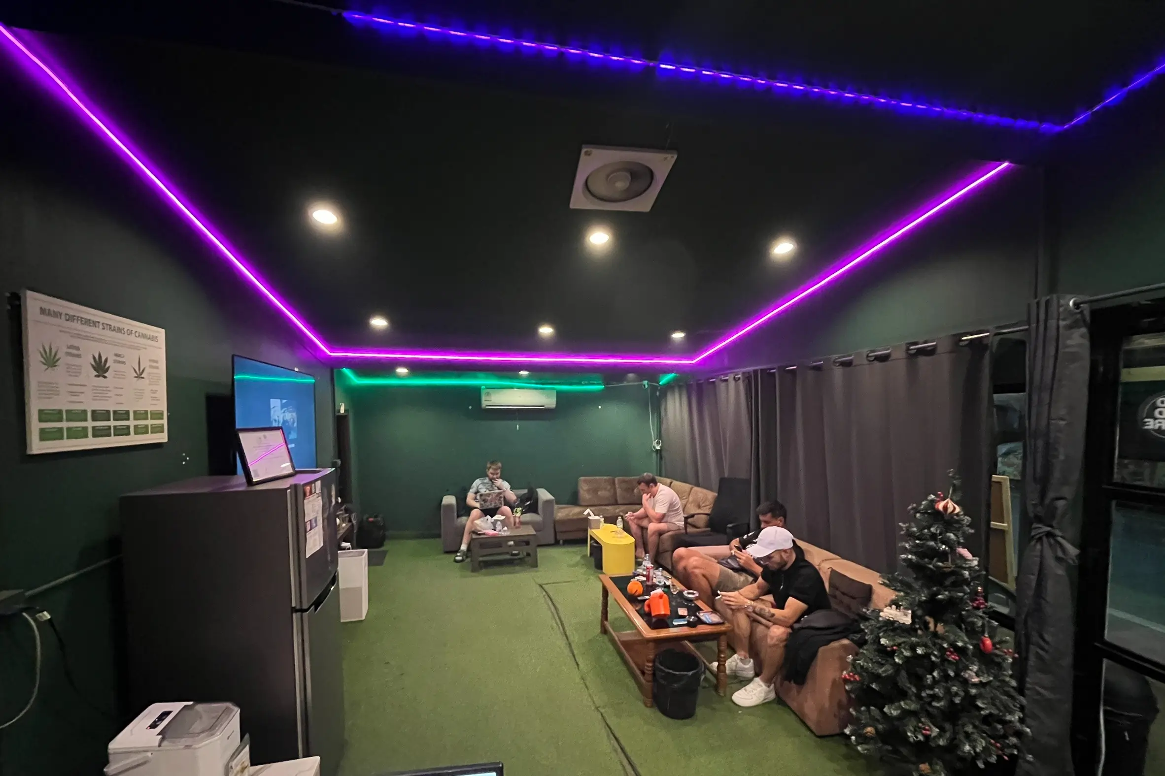 Comfortable smoking lounge